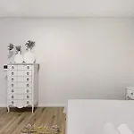 - - 6 Apartman