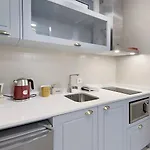 - - 6 Apartman *