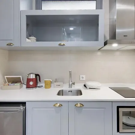 - - 6 Appartement *